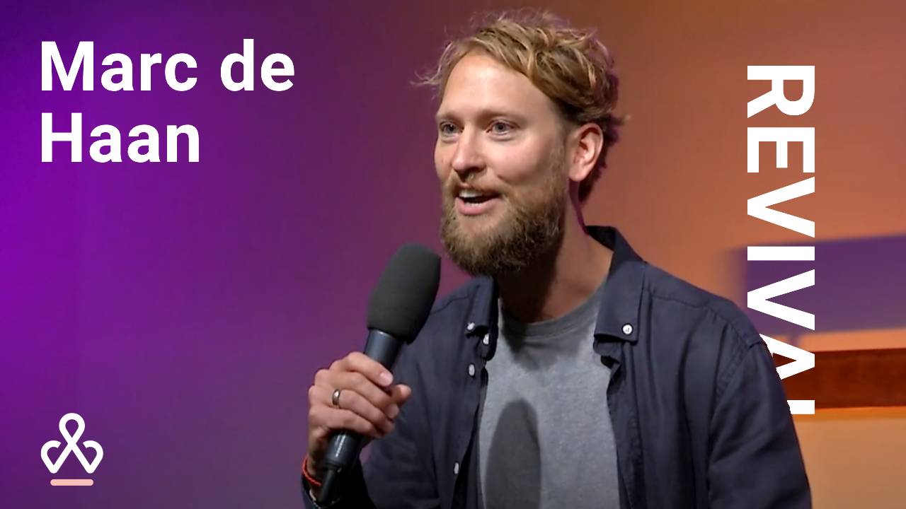 Marc de Haan spreekt tijdens de preek bij Baptistengemeente Katwijk – Preek Marc de Haan