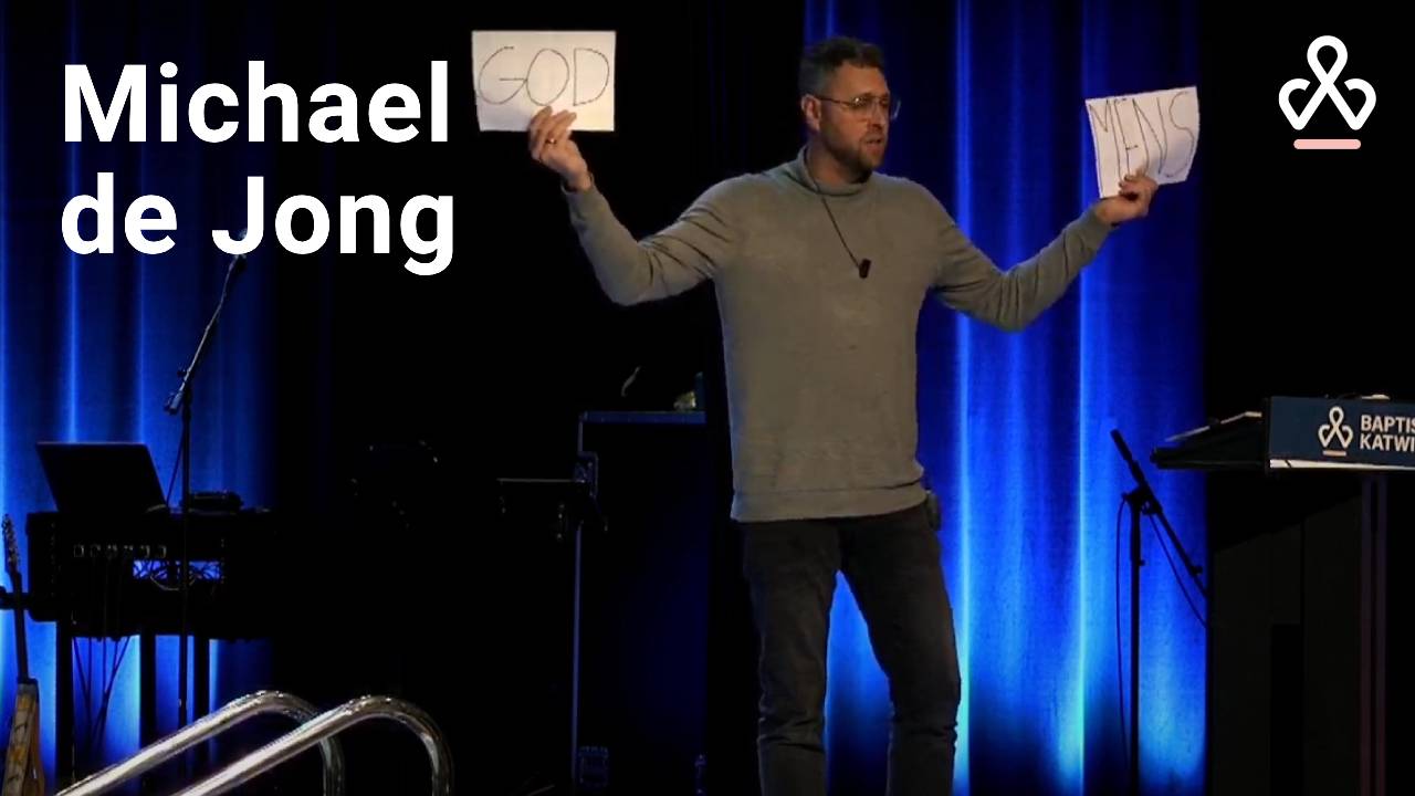 Voorganger Michael de Jong spreekt tijdens preek bij Baptistengemeente Katwijk – Preek Michael de Jong