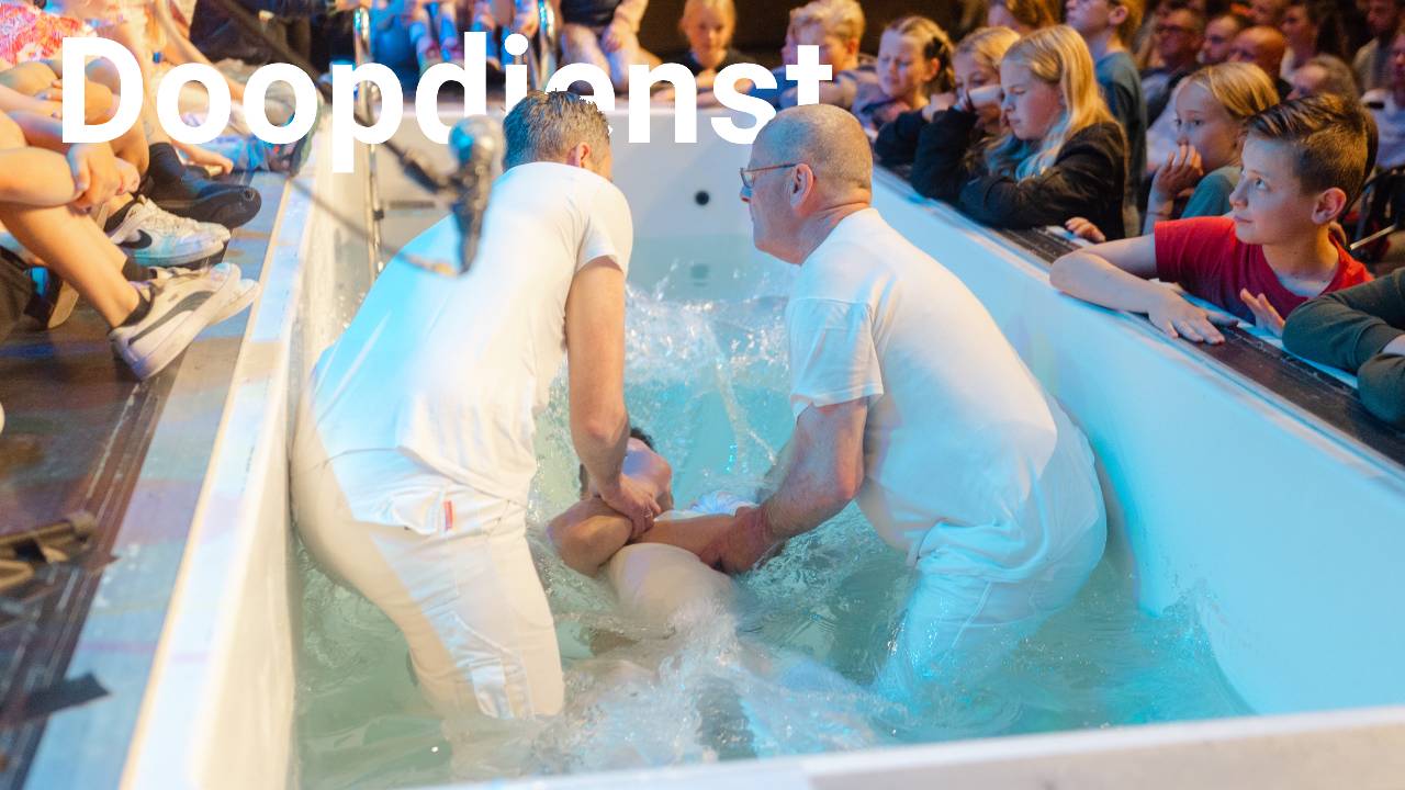 Pastoor Gert Pluimgraaff houdt preek over dopen bij evangelie – Preek Gert Pluimgraaff en dopen