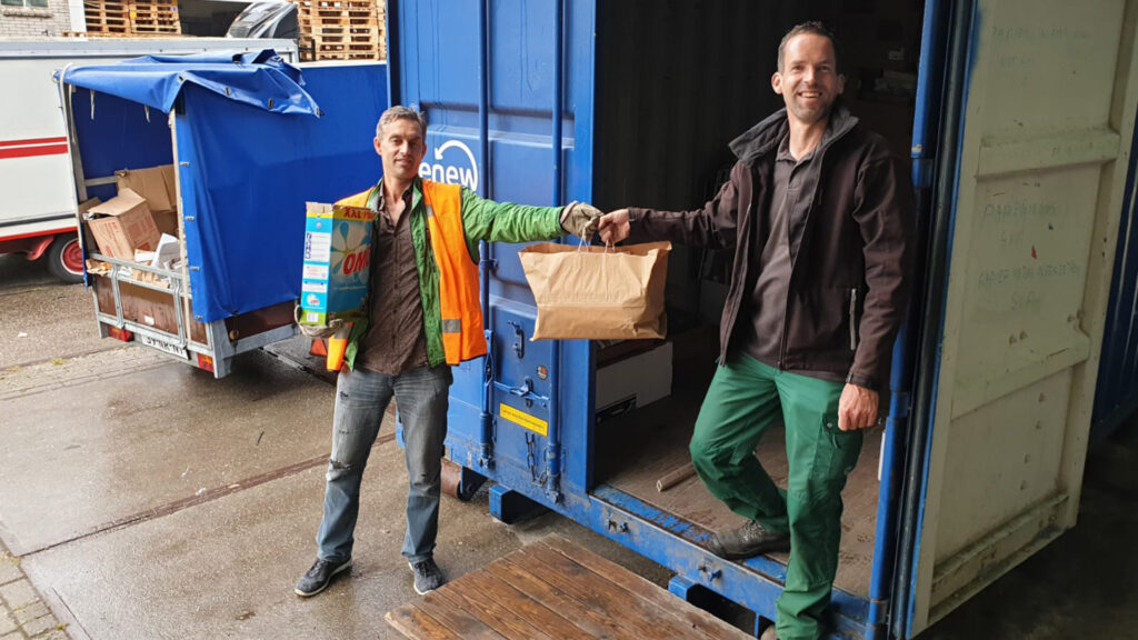 Oud-papier inzamelpunt bij Sams Poetscentrale wordt opgeheven