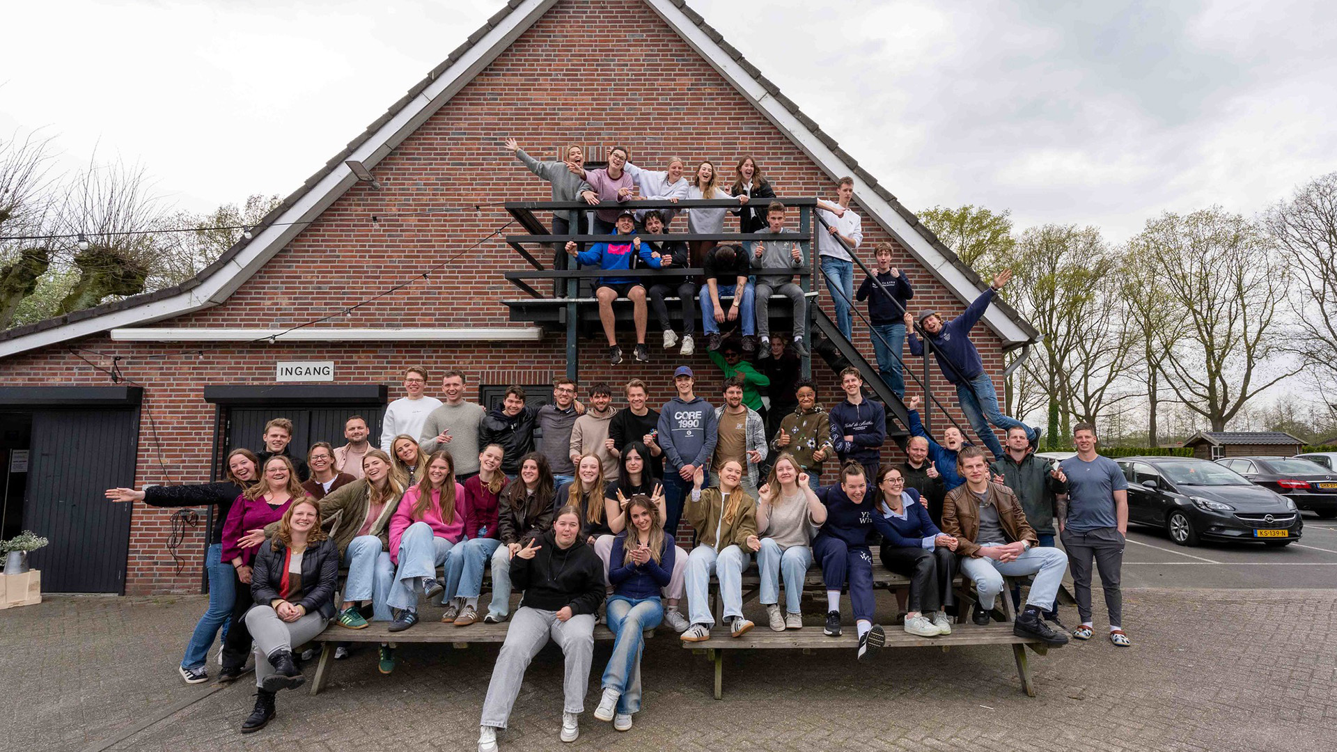 Groepsfoto van deelnemers aan het Baptisten 18+ weekend 2026